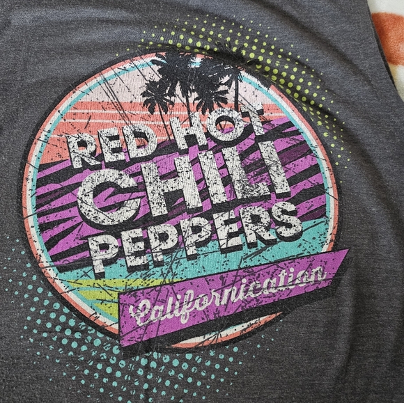 Bundle of 2 Women's Muscle Tanks, Large - Picture 2 of 5